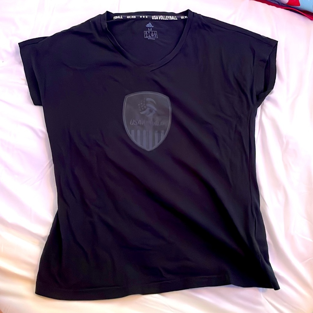 Adidas USA volleyball Tshirt size M